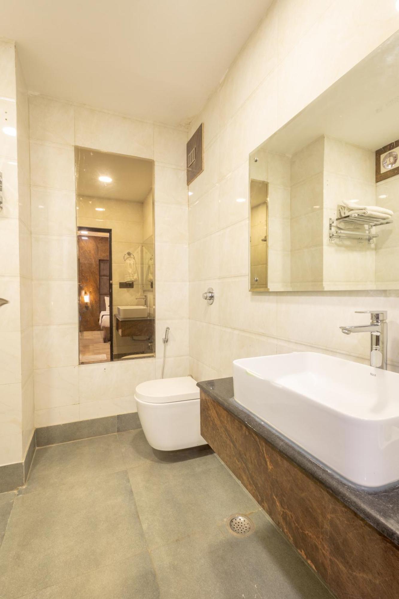 Hotel Cosmo Near Blk Hospital Karol Bagh Дели Экстерьер фото