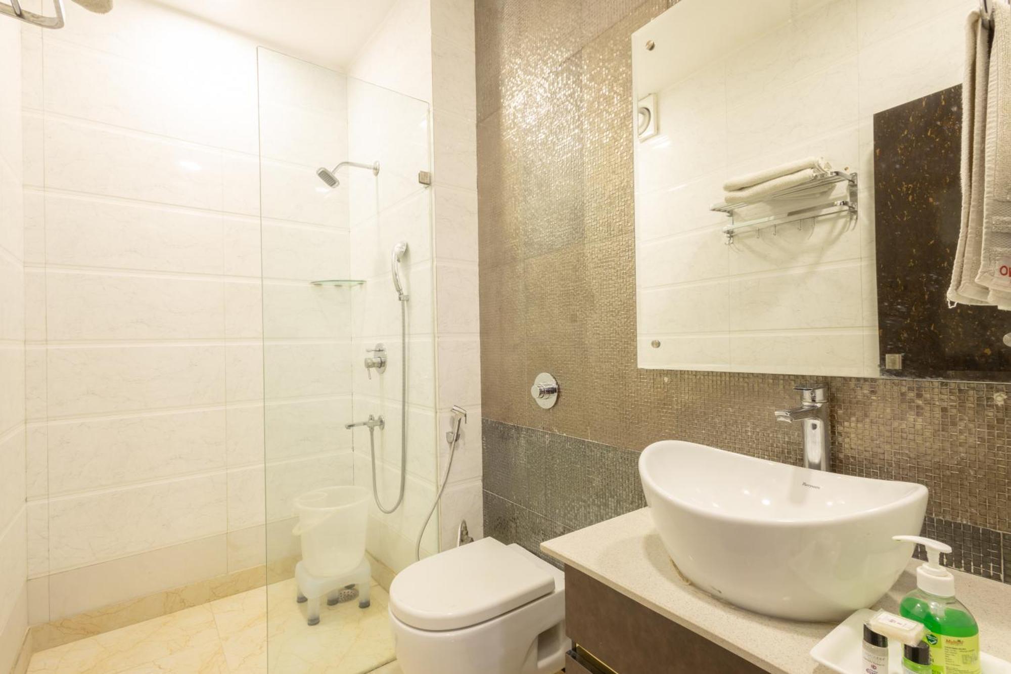 Hotel Cosmo Near Blk Hospital Karol Bagh Дели Экстерьер фото