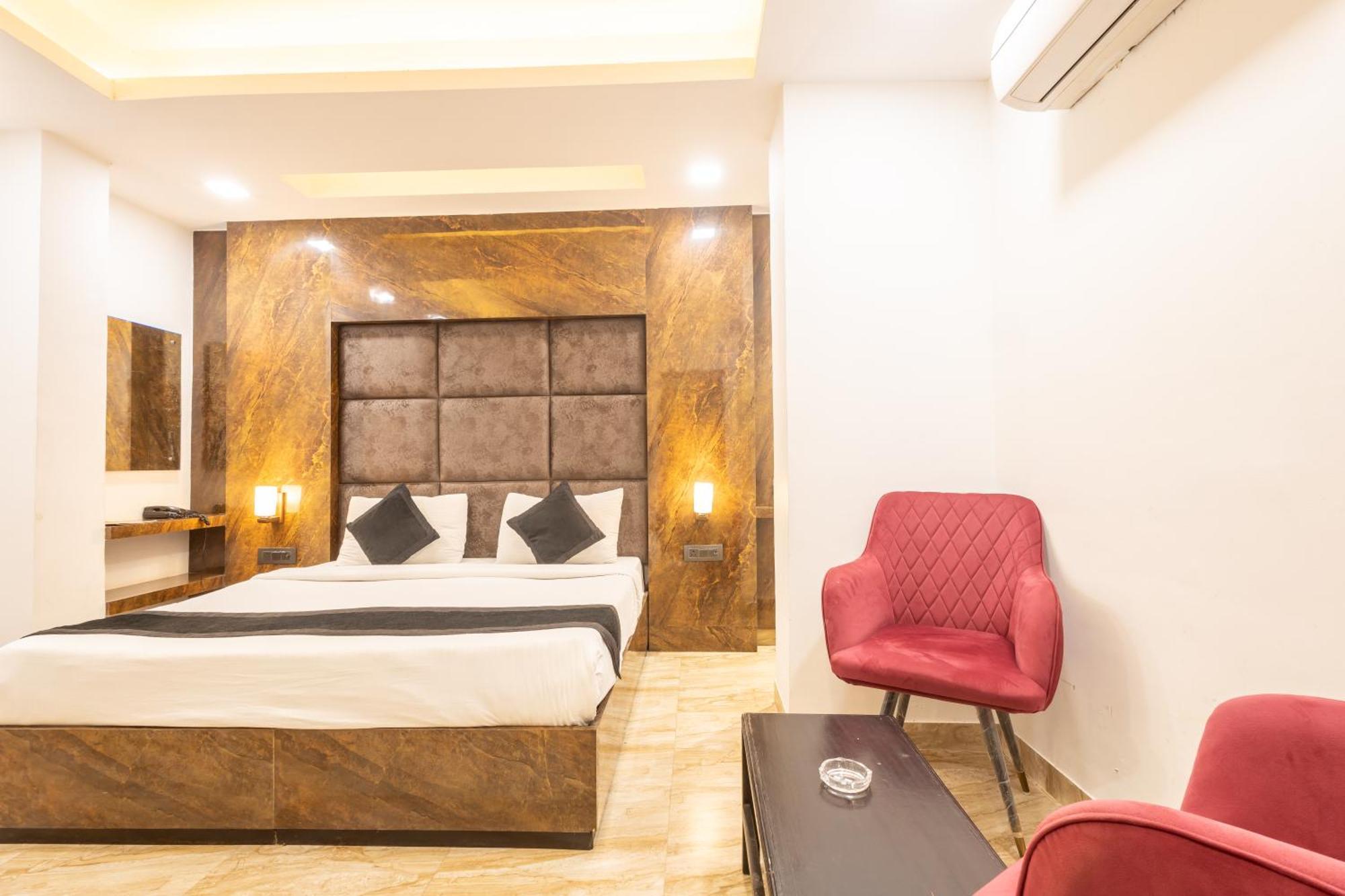 Hotel Cosmo Near Blk Hospital Karol Bagh Дели Экстерьер фото